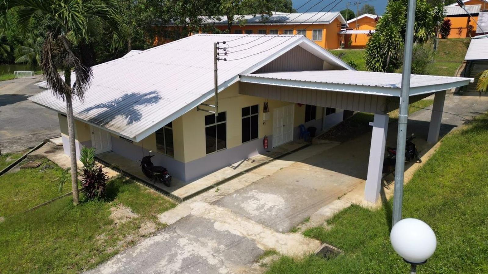 Putra Sentosa Retreat Camp, Sematan Hotel Exterior photo